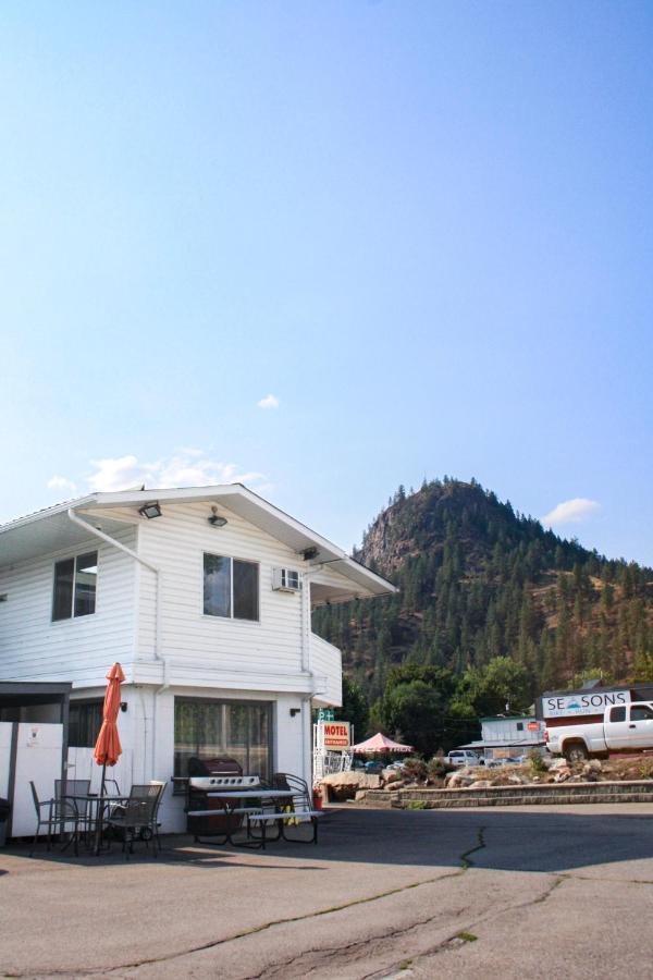 Granby River Inn & Suites Ґранд-Форкс Екстер'єр фото